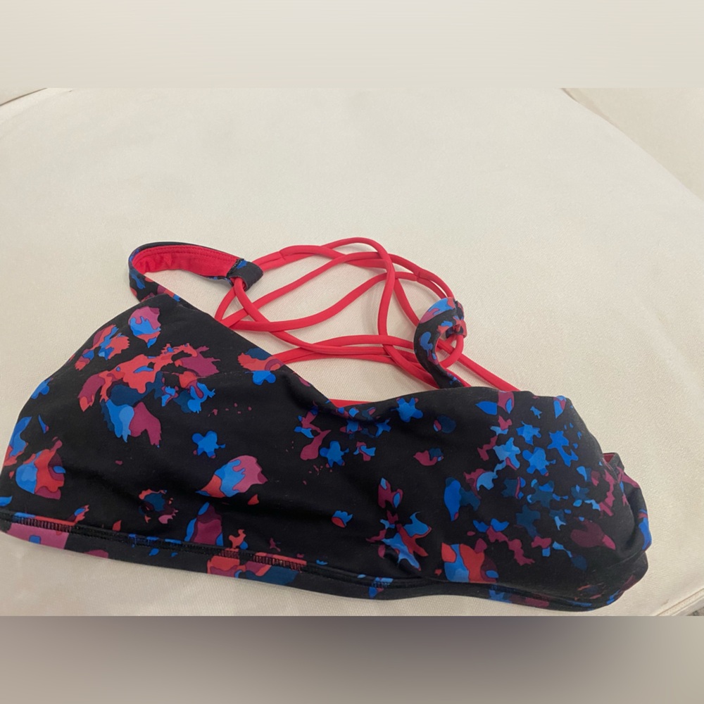Lululemon sports bra.